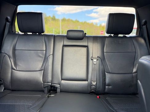 Used 2024 Toyota Tundra Platinum AWD/4WD image 27