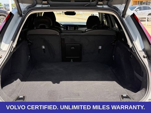 Certified 2025 Volvo V90 B6 Cross Country Ultra AWD/4WD image 35