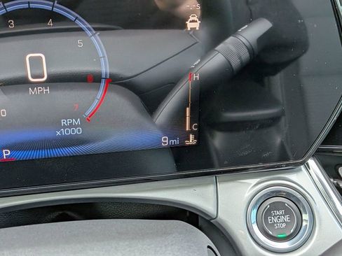 New 2026 Chevrolet Trax LT w/ Sunroof Package FWD image 32