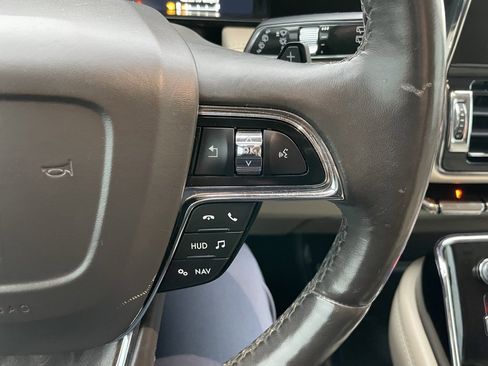 Used 2021 Lincoln Navigator Reserve w/ Luxury Package image 27