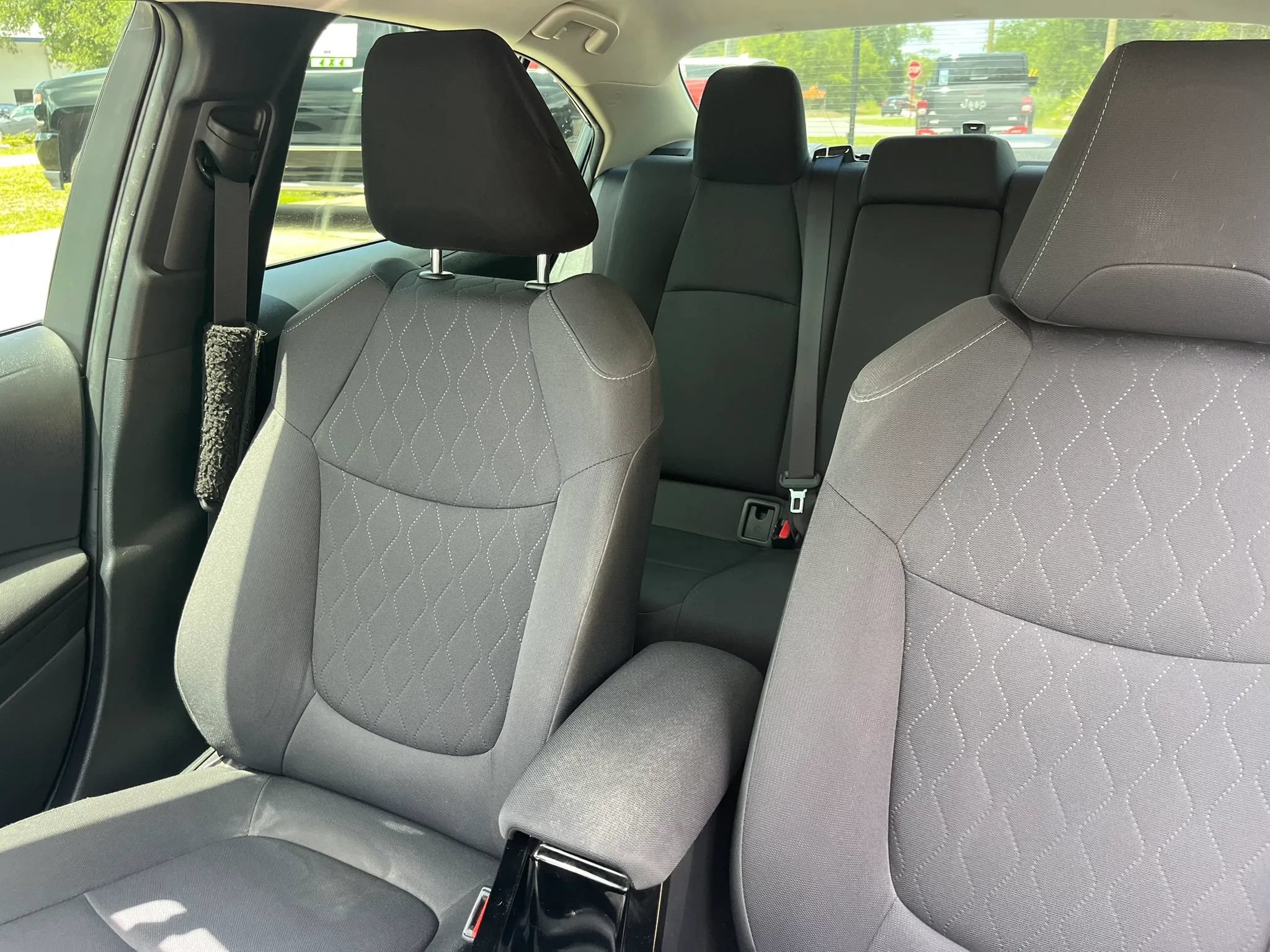 Used 2021 Toyota Corolla LE FWD image 11