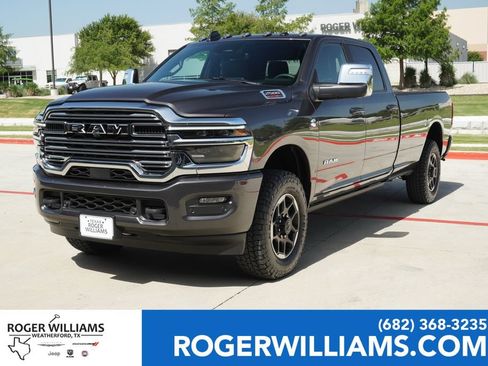Used 2025 RAM 2500 Laramie AWD/4WD image 1