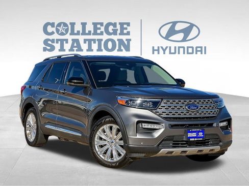 Used 2021 Ford Explorer Limited w/ Equipment Group 301A RWD image 3