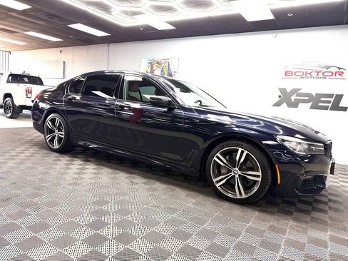 Used 2019 BMW 740i w/ M Sport Package RWD image 2