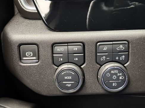 Used 2024 Chevrolet Silverado 1500 LTZ w/ LTZ Convenience Package II AWD/4WD image 21