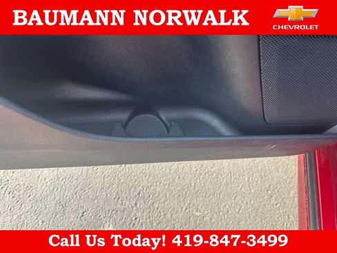 Used 2017 Ford Fusion SE w/ Fusion SE Technology Package FWD image 17