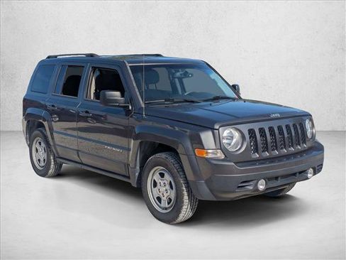 Used 2016 Jeep Patriot Sport w/ Power Value Group image 3