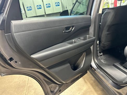 Used 2024 Nissan Pathfinder SV AWD/4WD image 24