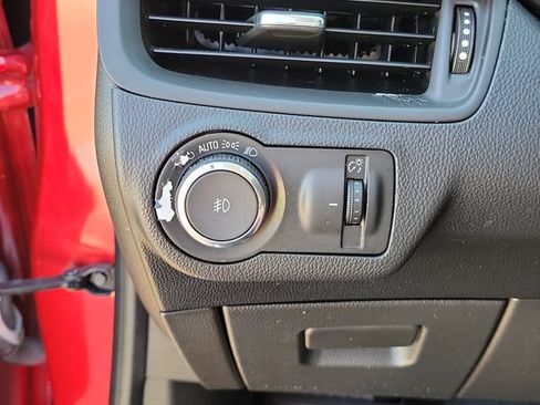 Used 2019 Buick Envision Essence FWD image 21