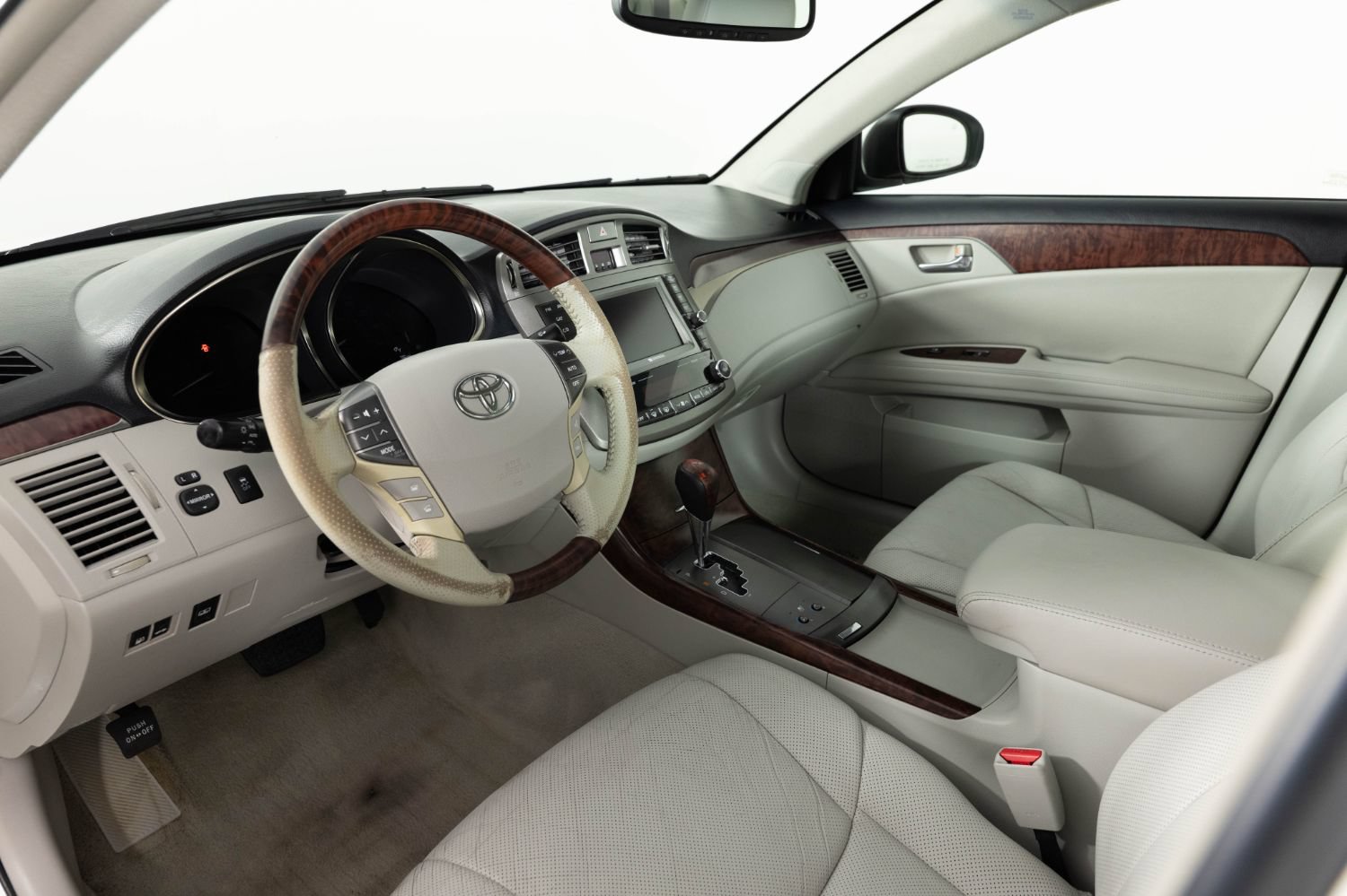 Used 2011 Toyota Avalon Limited FWD image 12