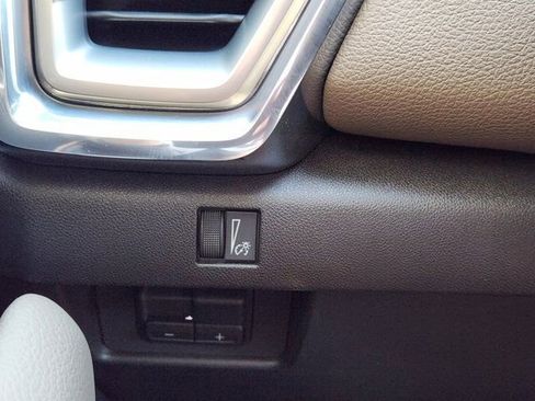 Used 2024 GMC Canyon Denali image 23