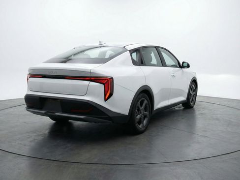Used 2025 Kia K4 FWD image 9