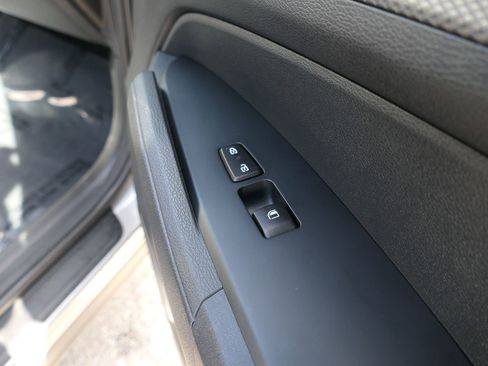 Used 2025 Kia Sportage LX image 31