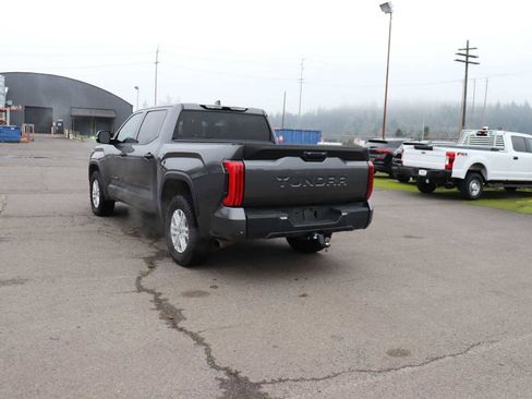 Used 2022 Toyota Tundra SR5 w/ SR5 Convenience Package image 7