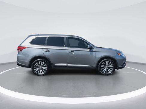 Used 2020 Mitsubishi Outlander AWD image 9