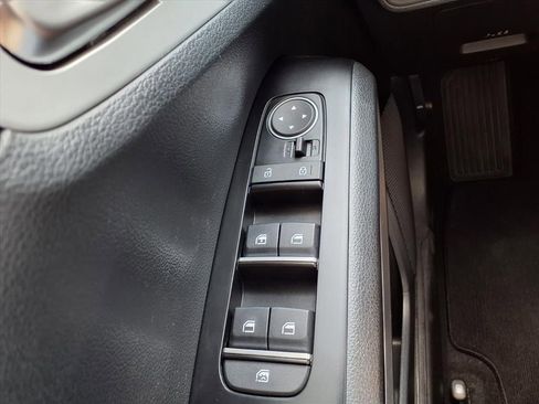 Certified 2025 Kia Soul S image 23