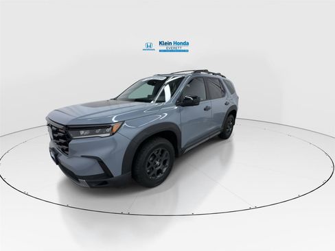 Used 2023 Honda Pilot TrailSport image 6