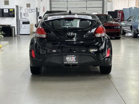 Used 2015 Hyundai Veloster RE:FLEX Edition image 3