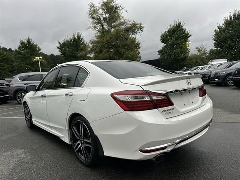 Used 2017 Honda Accord Sport image 3