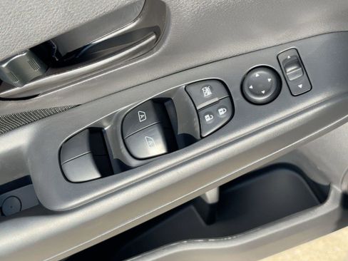 New 2025 Nissan Kicks Play S image 13