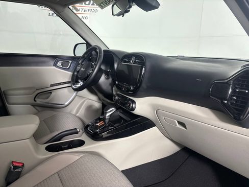 Used 2025 Kia Soul EX FWD image 33
