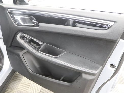 Used 2016 Porsche Macan S AWD/4WD image 31