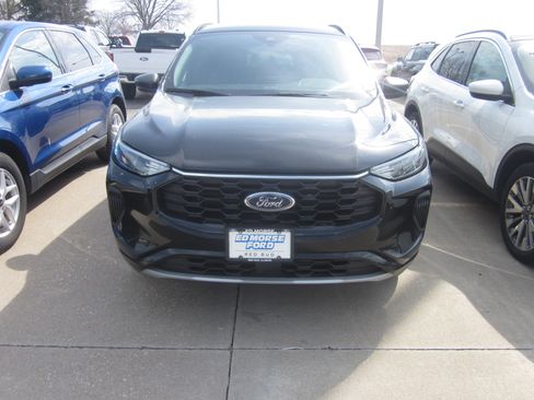 Used 2024 Ford Escape ST-Line image 2