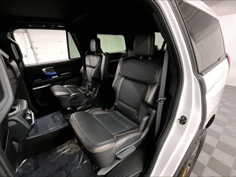 Used 2025 Ford Expedition Tremor AWD/4WD image 24
