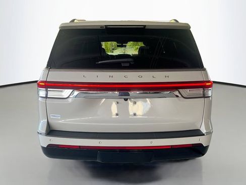 Used 2024 Lincoln Navigator L Reserve AWD/4WD image 6
