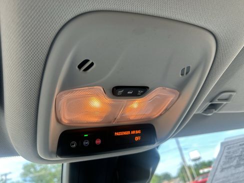 Certified 2025 Chevrolet TrailBlazer LT FWD image 24