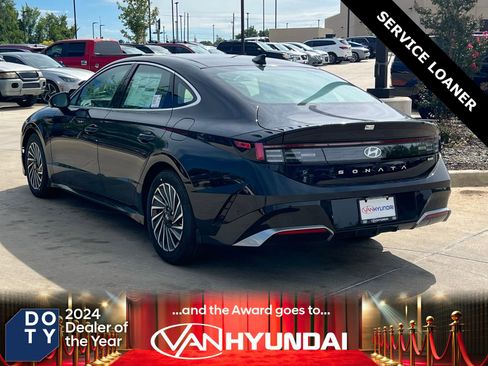 New 2025 Hyundai Sonata Limited image 9