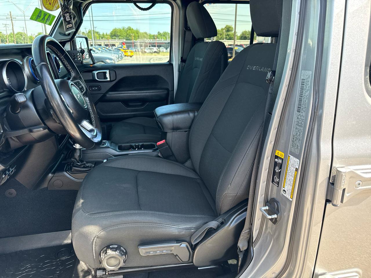 Used 2020 Jeep Gladiator Overland AWD/4WD image 11