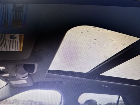 Used 2023 Ford Explorer XLT w/ Equipment Group 202A image 11