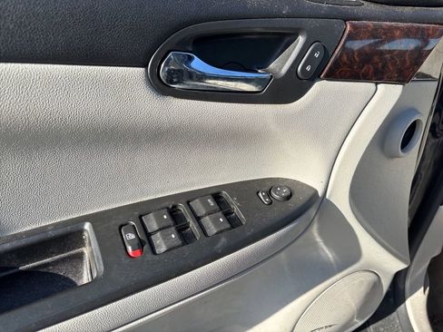 Used 2013 Chevrolet Impala LTZ image 23