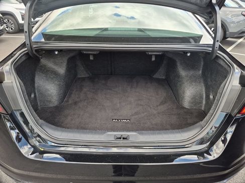 Used 2025 Nissan Altima 2.5 SV FWD image 28