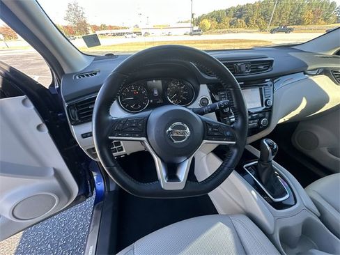 Certified 2022 Nissan Rogue Sport SL w/ Premium Package image 11