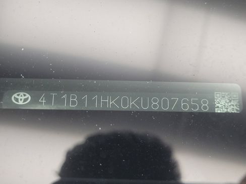 Used 2019 Toyota Camry L image 33