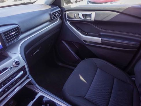 Used 2022 Ford Explorer XLT RWD image 19