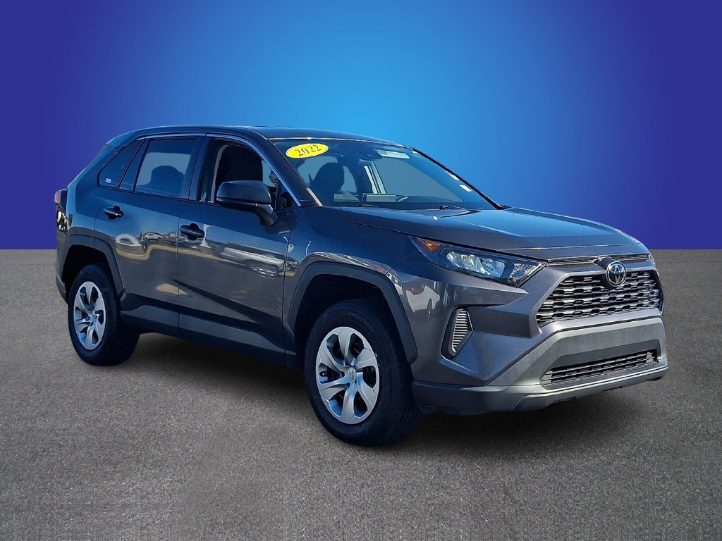 Used 2022 Toyota RAV4 LE FWD image 3