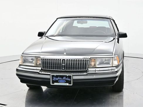 Used 1990 Lincoln Continental Signature image 2