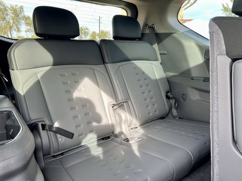 Used 2024 Kia EV9 Wind image 15