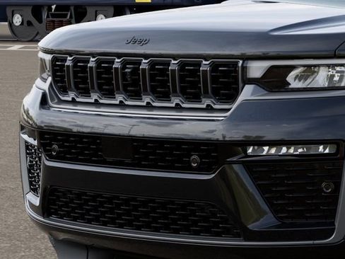 New 2026 Jeep Grand Cherokee Summit AWD/4WD image 11
