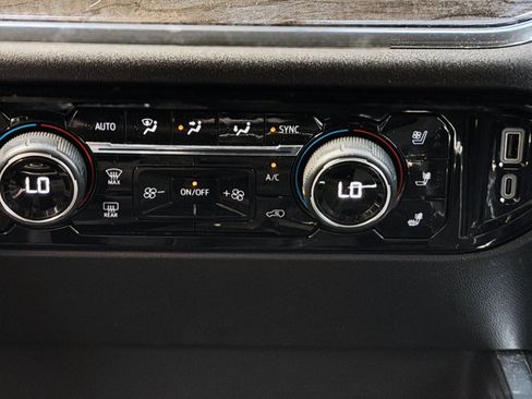 Used 2024 Chevrolet Silverado 1500 LTZ w/ Z71 Off-Road Package AWD/4WD image 8