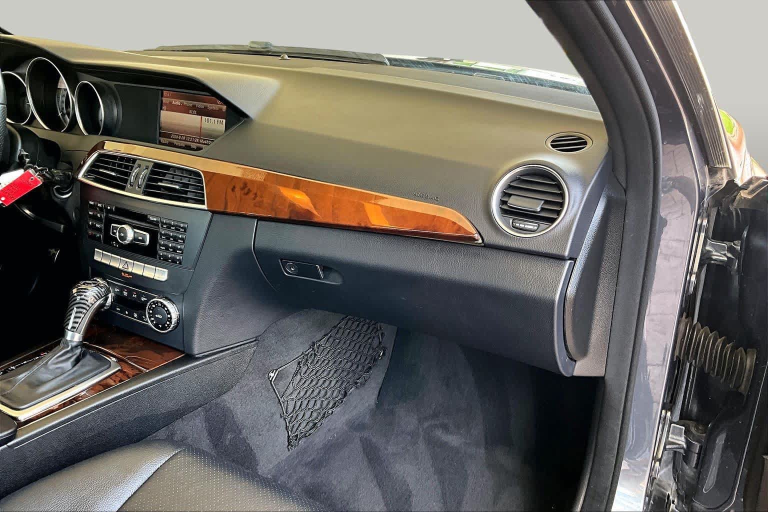 Used 2014 Mercedes-Benz C 250 Sedan image 16