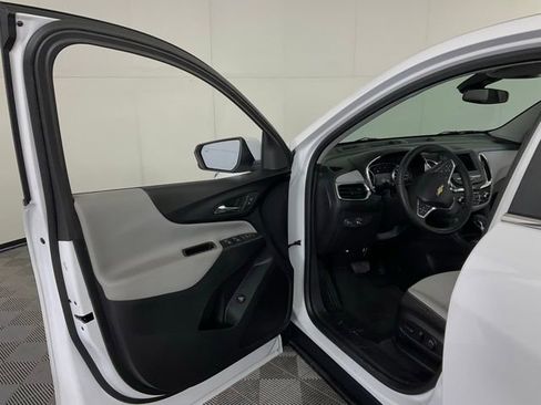 Used 2023 Chevrolet Equinox LT image 24