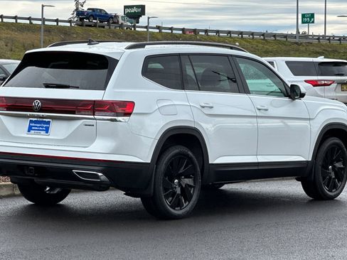 New 2026 Volkswagen Atlas SE image 3