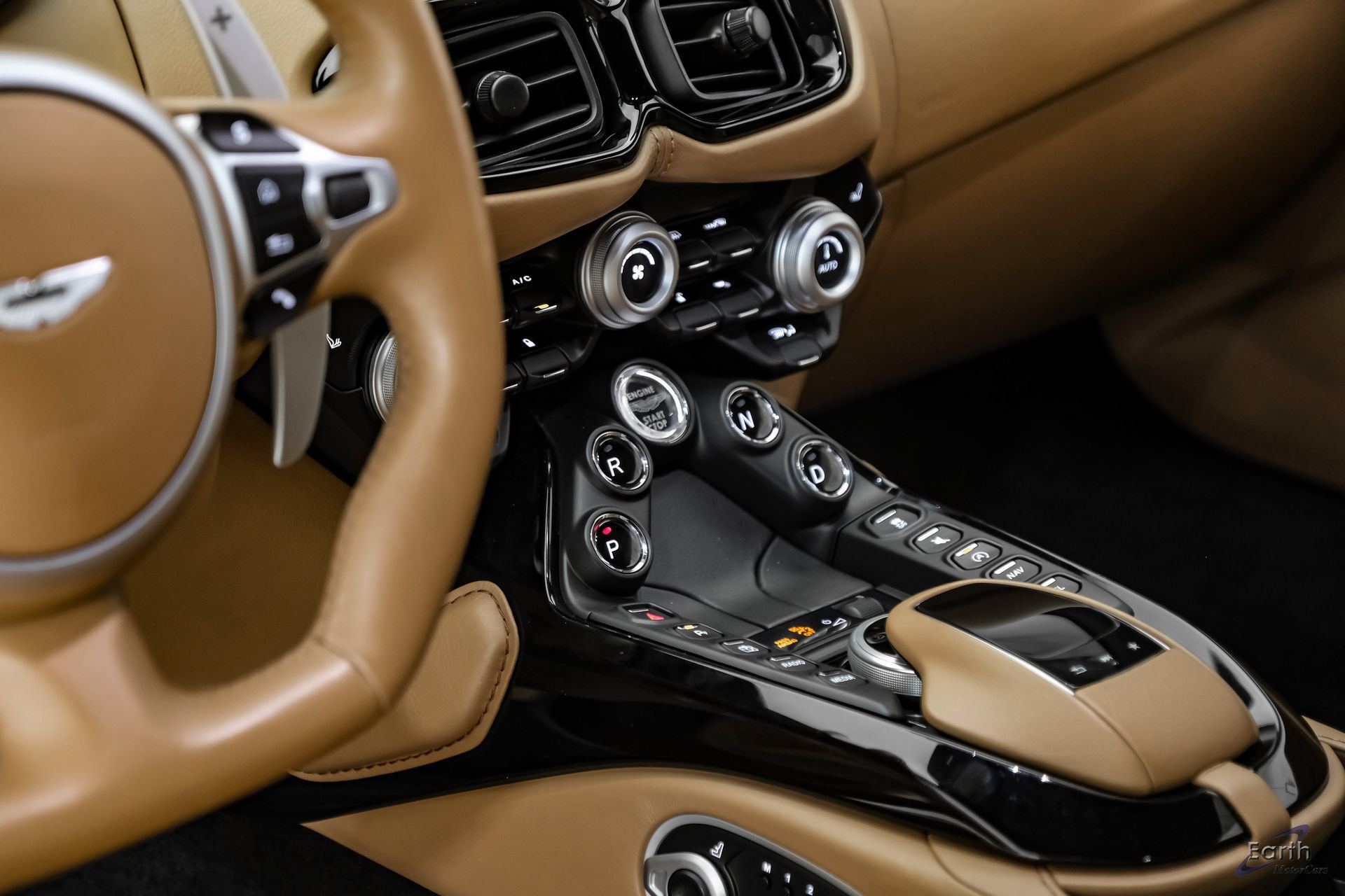 Used 2020 Aston Martin V8 Vantage Coupe RWD image 59