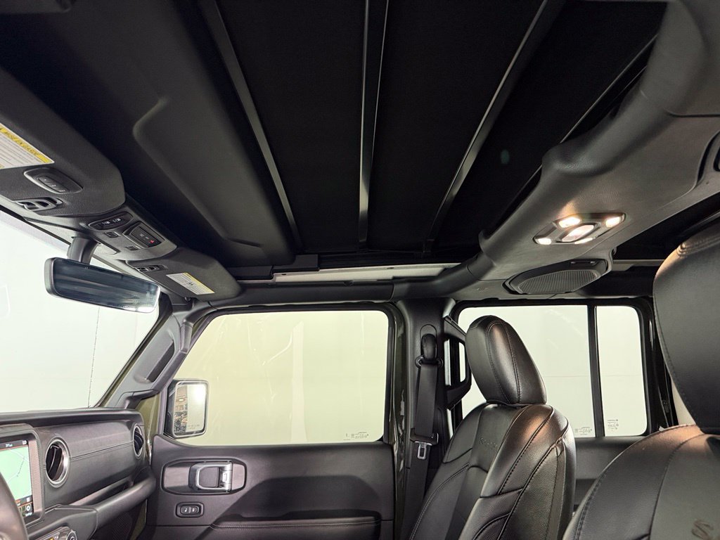 Used 2023 Jeep Wrangler Unlimited Sahara AWD/4WD image 15