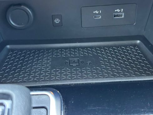 Used 2024 Nissan Pathfinder Platinum FWD image 34