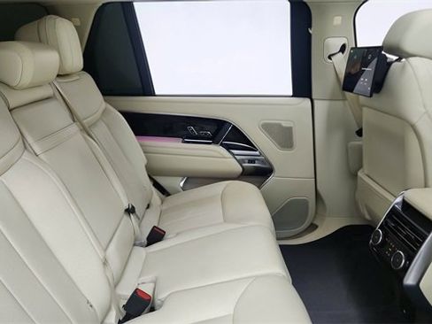 Used 2024 Land Rover Range Rover Long Wheelbase SE image 23